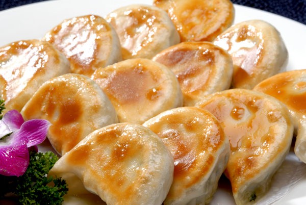 锅贴饺子